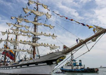 Buque Escuela “Simón Bolívar” se encuentra en Maracaibo