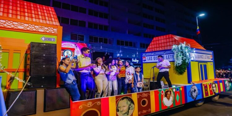 ¡Aquí está el Zulia grande y unido! Gobernador Luis Caldera destaca éxito del desfile de feria