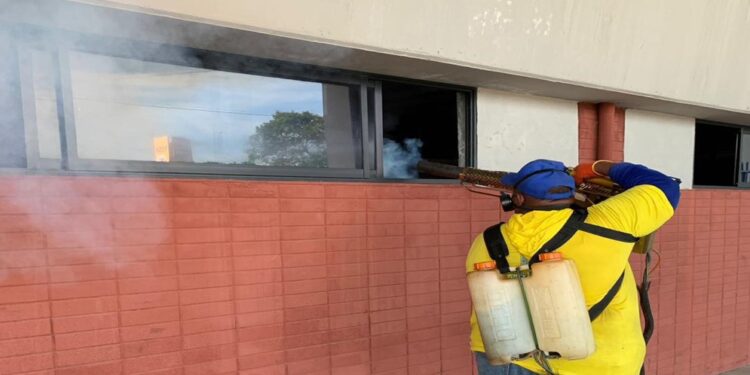 Ayuntamiento marabino recibió actualización sobre protocolos de fumigación