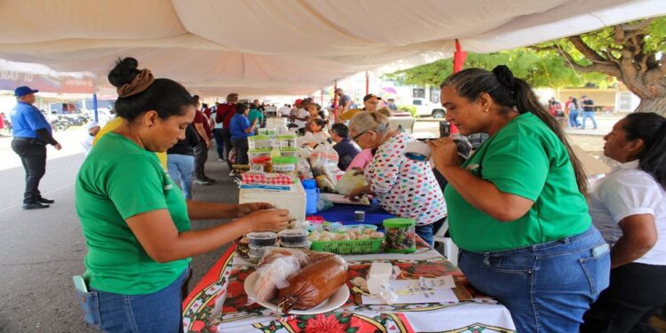 Mercados Populares de Maracaibo impulsan a emprendedores y productores del oeste del municipio