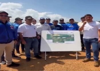 Supervisan avances en la construcción de la Autopista Gran Mariscal de Ayacucho