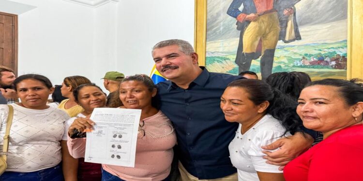 Inversión en soberanía popular: 31 comunas del Zulia reciben 217 millones de Bs para proyectos comunitarios