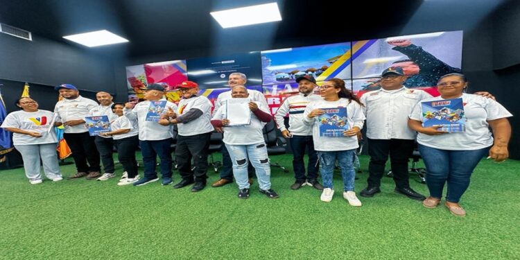 ¡De Maracaibo y San Francisco! 330 familias reciben sus títulos de tierra urbana