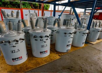 Gobierno Bolivariano sustituye 200 transformadores y 2.000 luminarias para fortalecer sistema eléctrico
