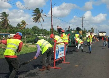 ¡Antes de Navidad! Estarán listo 70 kilómetros de vialidad de la Guajira, anuncia Gobernador Caldera