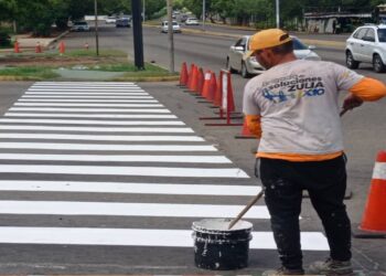 Aceleran recuperación vial: Más de 250.000 toneladas de asfalto colocadas en cuatro meses en el Zulia