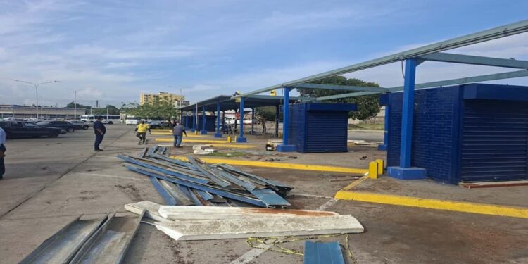 ¡Continúa su modernización! Terminal de Pasajeros de Maracaibo realiza remodelación del andén N°8