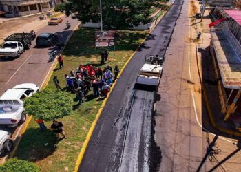 Municipio Baralt: Gobernador Caldera inicia colocación de 5.000 toneladas de asfalto ¡Rehabilitación de escuelas!