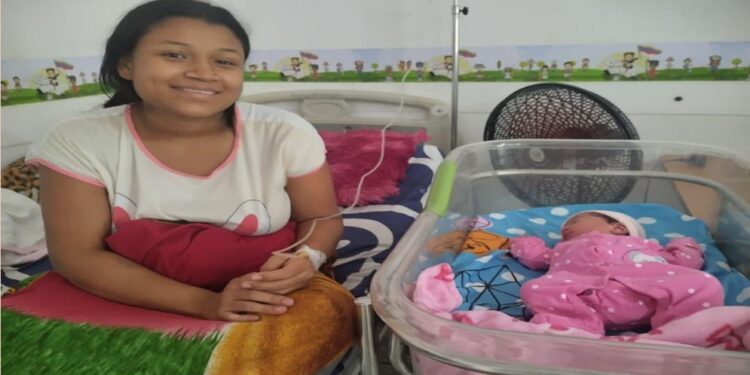 SAHUM da la bienvenida a la primera niña de esta  Navidad 2025