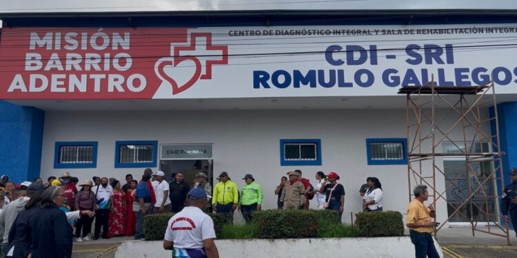 Gobernador Caldera en su visita a Sucre incluyó salud, asfaltado y educación
