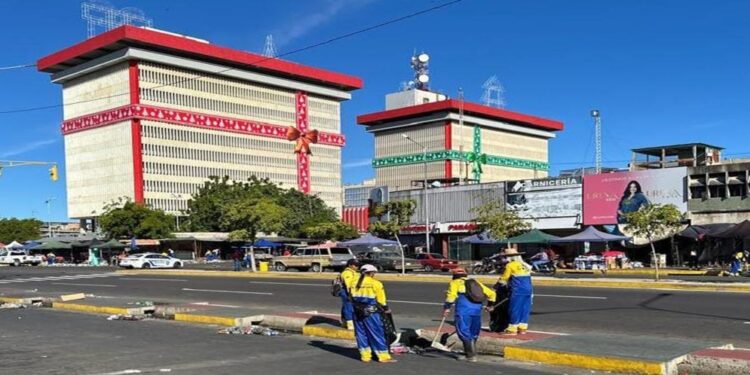 ¡Maracaibo vuelve a brillar! Alcalde Di Martino realiza saneamiento integral en Av. Libertador este jueves #01Ene
