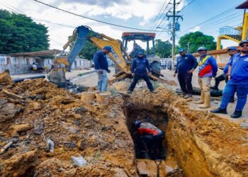 Plan Rector de Aguas Servidas sustituye colector de aguas en parroquia Caracciolo Parra Pérez en Maracaibo