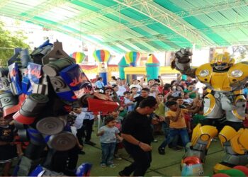 La Alcaldía de Maracaibo entrega lentes a 150 niños y niñas del Programa Santa Lucía