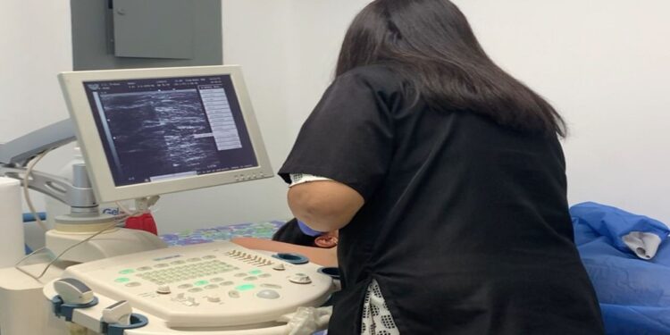 Femme: el programa de salud femenina que toca las puertas de Maracaibo