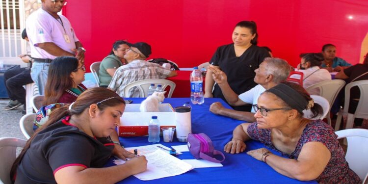 ¡En el día de su patrona! La parroquia Santa Lucía recibió una gran jornada integral de la Alcaldía de Maracaibo