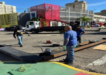 Modernización vial: 196 pantallas inteligentes LED renuevan la red semafórica de la ciudad