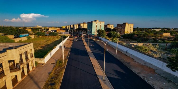 ¡Con 4.000 toneladas! Plan Estadal de Asfaltado 2025 se despliega en Ciudad del Sol de San Francisco
