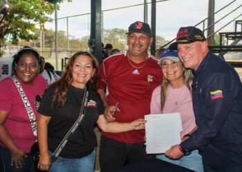 Alcaldía de Maracaibo impulsa Botica Comunal programa pionero en el país ¡En salas de autogobierno!