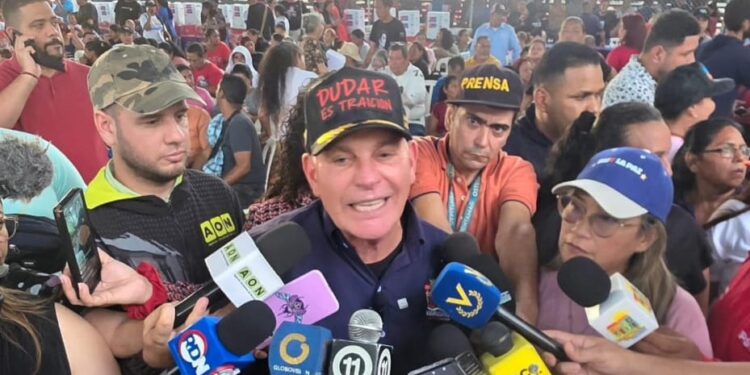 Alcaldía de Maracaibo impulsa Botica Comunal programa pionero en el país ¡En salas de autogobierno!