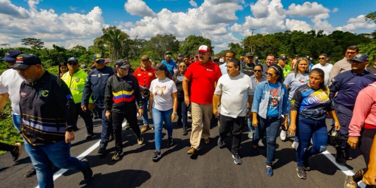 Gobernador Caldera entrega rehabilitado Puente El Sitio del municipio Baralt