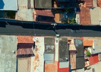 ¡En Veritas sacaron los patines! Alcaldía de Maracaibo coloca más de mil toneladas de asfalto en ese sector