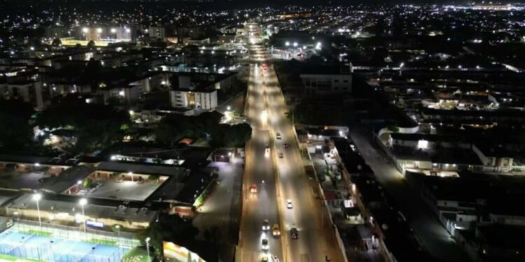 Optimizan avenidas zulianas con la instalación de 5.181 puntos de alumbrado