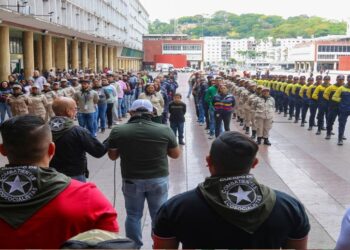 Activan Cuerpo de Combatientes Ecosocialistas de Venezuela con imposición de bandanas tácticas ante agresiones de EEUU