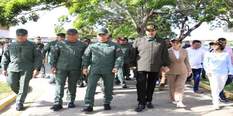 Presidente Nicolás Maduro encabeza Acto de Salutación de Fin de Año de la FANB y Obratón Militar