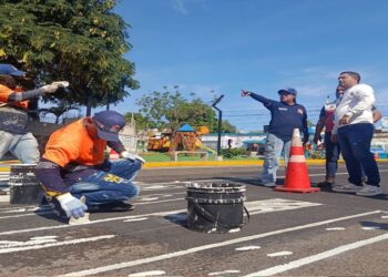 En apoyo a la plaza La Cruz: IMTCUMA ejecuta trabajos de demarcación vial en la calle 71