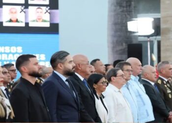 ¡Aquí nadie se entregó, hubo combate! Delcy Rodríguez ordena levantar un monumento en honor a los caídos
