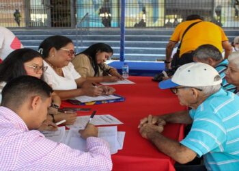Atención de calidad: Alcaldía de Maracaibo despliega plan de salud integral para los abuelos