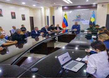 Gobernador Caldera junto a la FANB garantiza la paz y la actividad económica en el Zulia