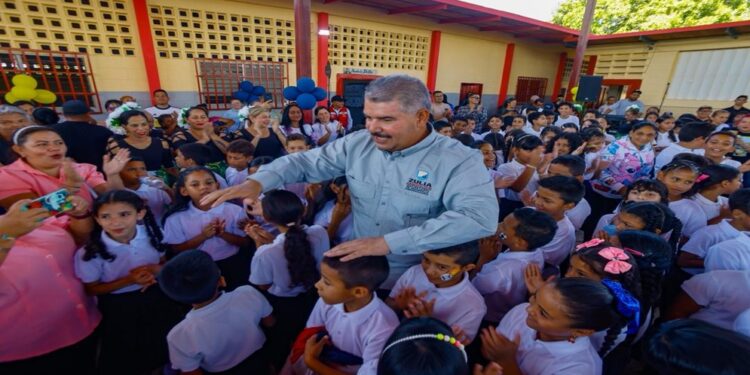 ¡En Cabimas! Gobernador Luis Caldera y Comuna El Sueño de Chávez entregan aulas rehabilitadas para 390 niños