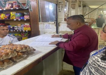 Inmobiliaria Municipal continúa verificando expedientes en los Mercados de la ciudad