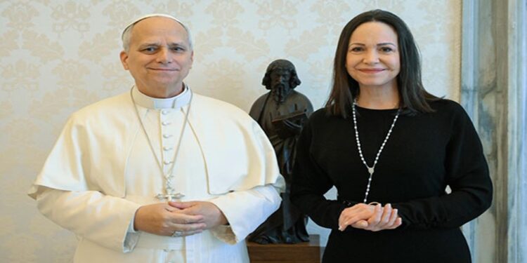 El papa León XIV sostiene encuentro con María Corina Machado