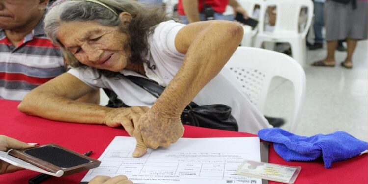¡Pensionados y Jubilados! Jornada de actualización de datos realiza la Alcaldía de Maracaibo