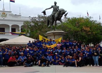Pescadores en pie de lucha exigen regreso del presidente Nicolás Maduro