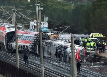 Ascienden a 39 los muertos en el accidente de tren en España