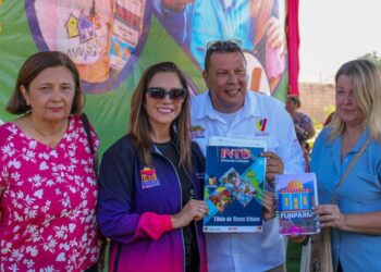 ¡Los 4 niveles de gobierno! Ana Clara de Di Martino: Se hace justicia social al entregar viviendas y títulos de propiedad