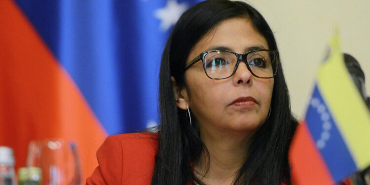 Delcy Rodríguez pidió a Cabello y Padrino López crear un nuevo sistema defensivo para Venezuela