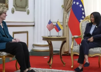 Delcy Rodríguez se reúne con la encargada de Negocios de EEUU en Miraflores