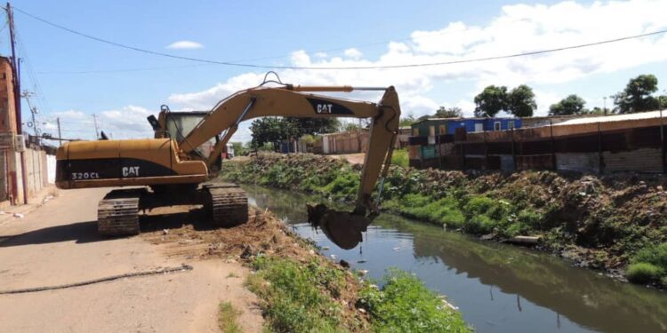 Reportan normalidad en las cañadas de Maracaibo luego de las lluvias de este lunes