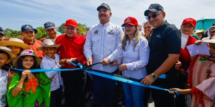 Gobernador del Zulia entrega 34 km de vialidad en Mara para beneficio de 81 mil habitantes