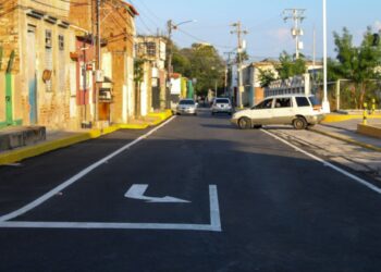 En Veritas asfaltan callejón Ayacucho ¡Más de 1.500 toneladas de asfalto!