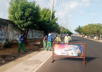 Operativo de saneamiento ambiental se despliega en la parroquia Juana de Ávila