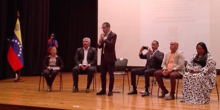 Jorge Arreaza: La Ley de Amnistía es una vía para garantizar la paz