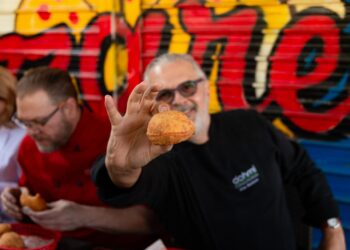Hoy domingo premian el Mejor Pastelito de Papa con Queso 2026 ¡Parque Ana María Campos!