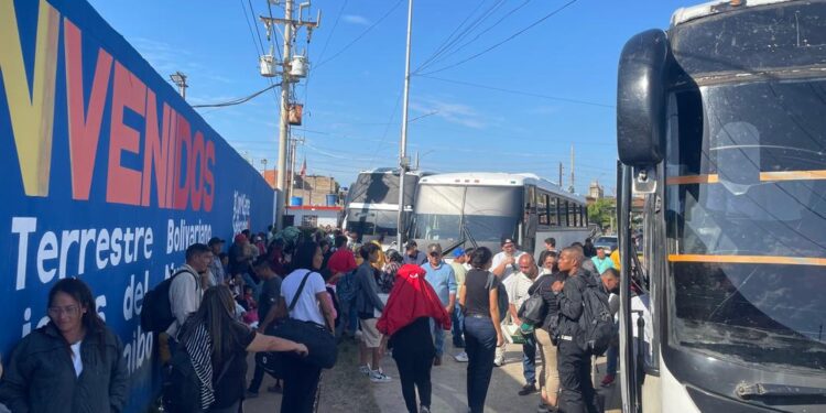 Más de 16 mil personas se movilizaron por el Terminal de Pasajeros de Maracaibo
