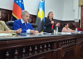 Gobernador Luis Caldera participa en el debate sobre la Ley de Protección de Derechos Socioeconómicos