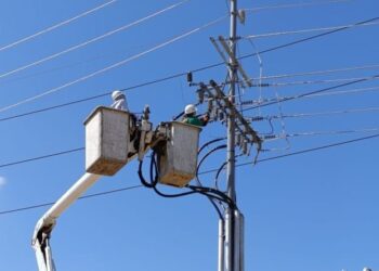 Adecuación en la línea Central-Veritas garantiza servicio eléctrico a usuarios marabinos